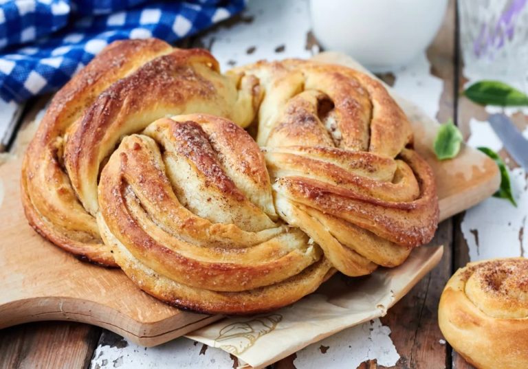 Drożdżowy Wieniec Cynamonowy, Estoński Kringel