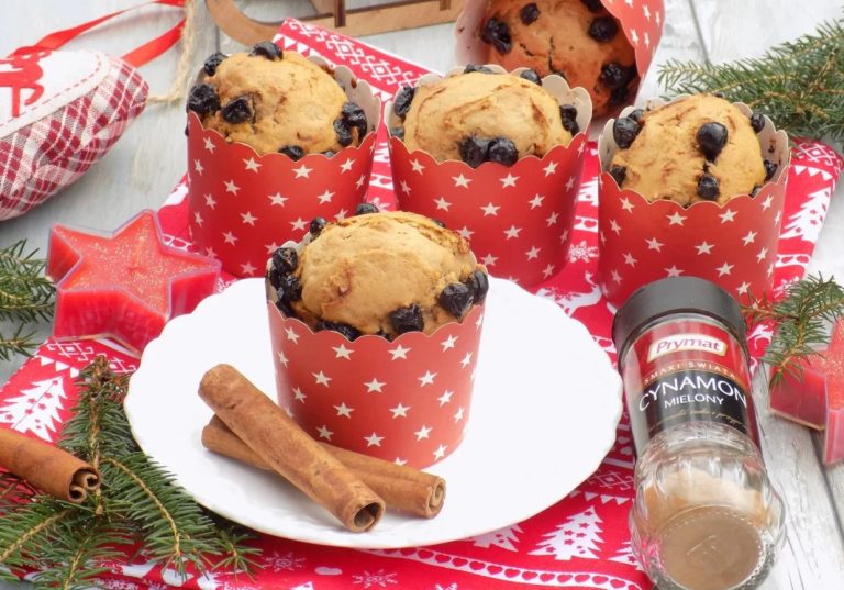 Muffinki Piernikowe z Cynamonem i Kandyzowaną Czarną Porzeczką 🍒🍪