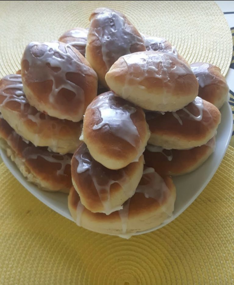 🥐 Słodkie Drożdżowe Bułeczki z Nadzieniem 🍇