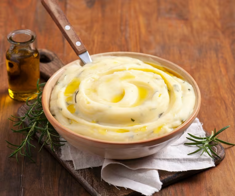 Aromatyczna Prostota – Purée Ziemniaczane z Rozmarynem, Smak Domowej Kuchni