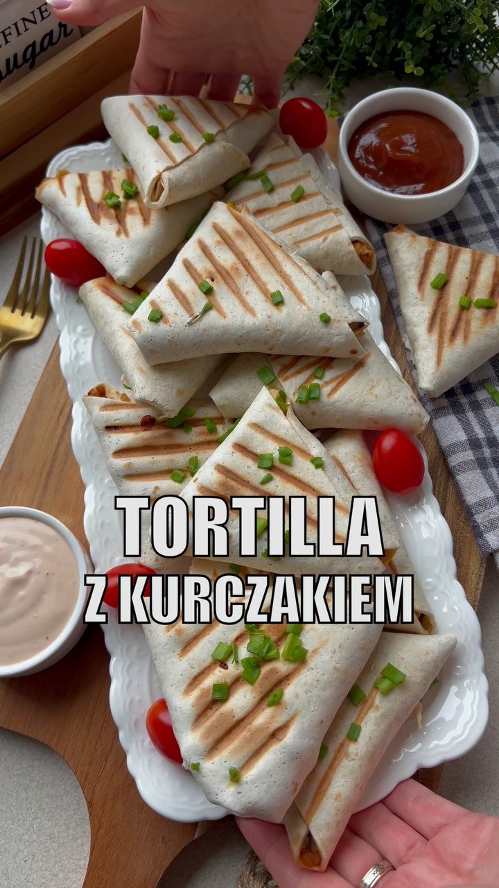 tortilla z kurczakiem i pieczarkami - Przekąska na imprezę